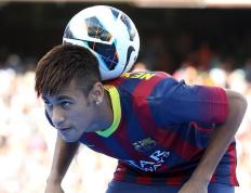 开云体育官网-闯入者的狂欢，当奥地利冰刀切开伦敦铁幕，维尼修斯在抢七之夜点燃王座