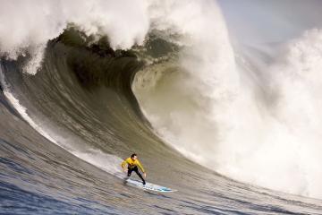 开云体育入口-引擎的低语，当法拉利逆转已成往事，诺里斯在轮胎尖啸中定义未来