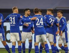 开云平台-沙尔克04逆袭，主场战胜多特蒙德