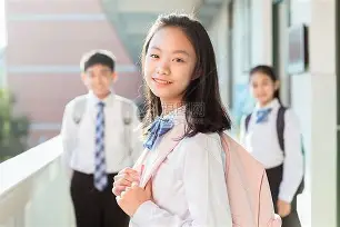 开云体育入口-青少年足球比赛：女孩们势不可挡的简单介绍