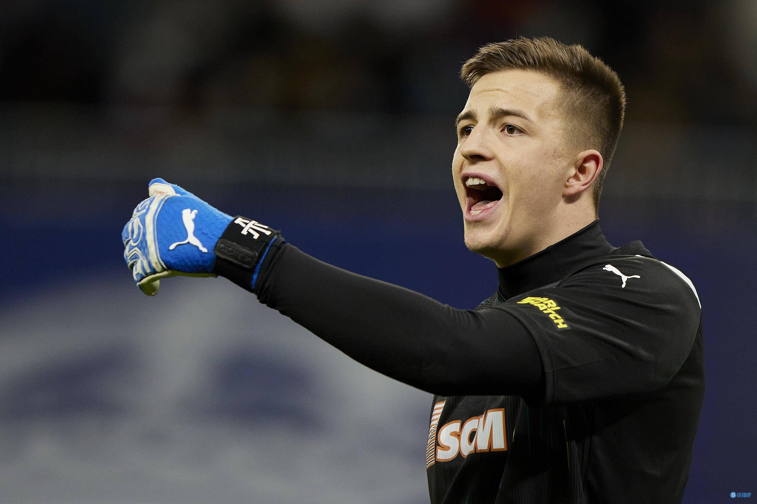 开云平台-乌克兰篮球职业联赛守门员神勇逆袭